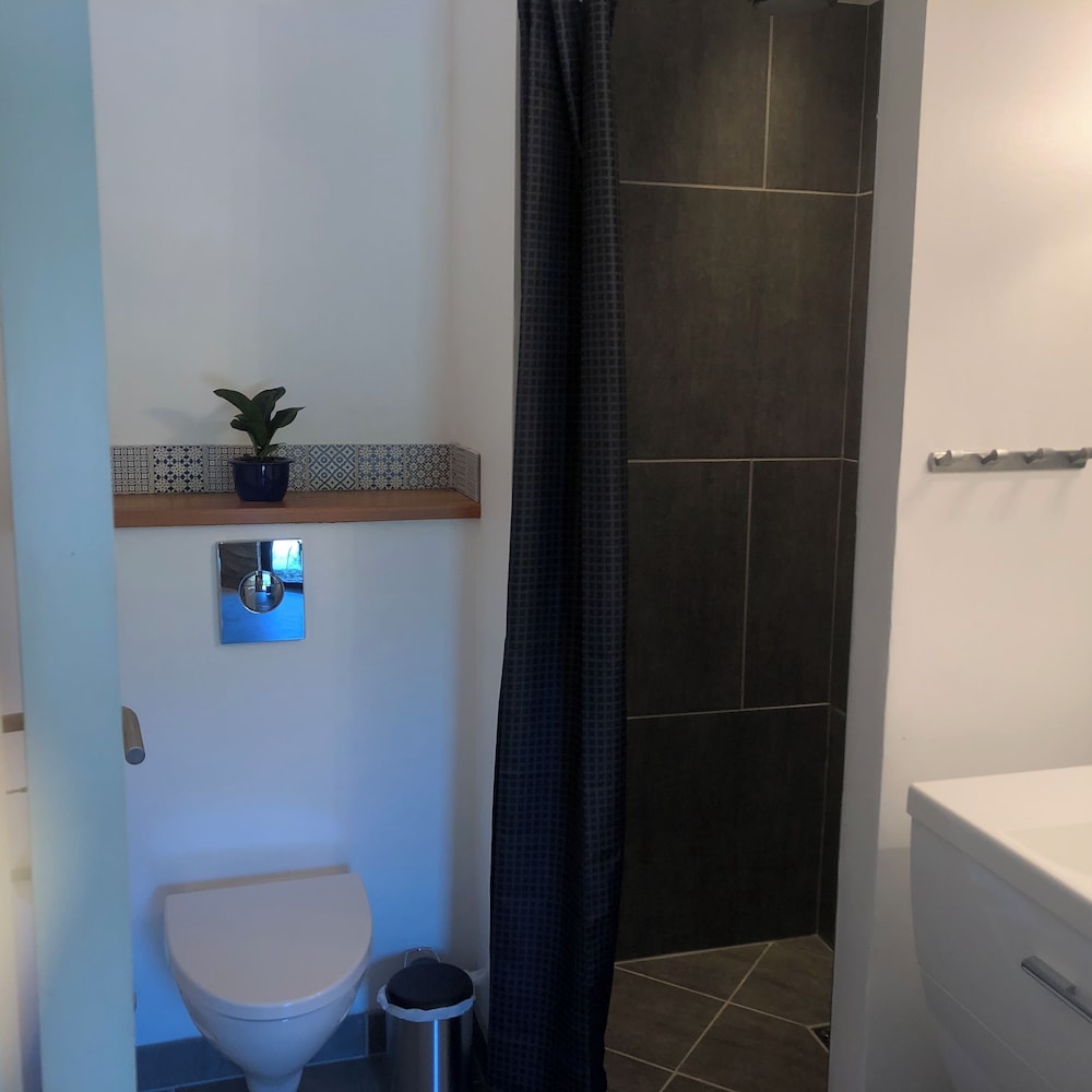 Basic Double Room photo 2