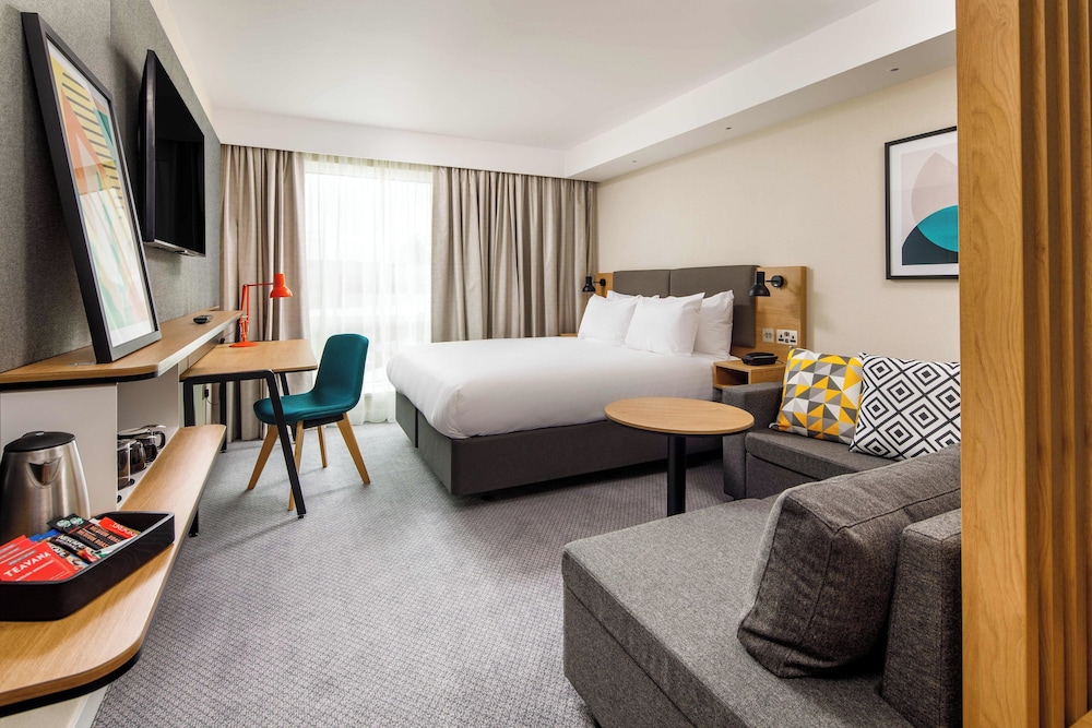 Standard Room, 1 Queen Bed - Photo 1