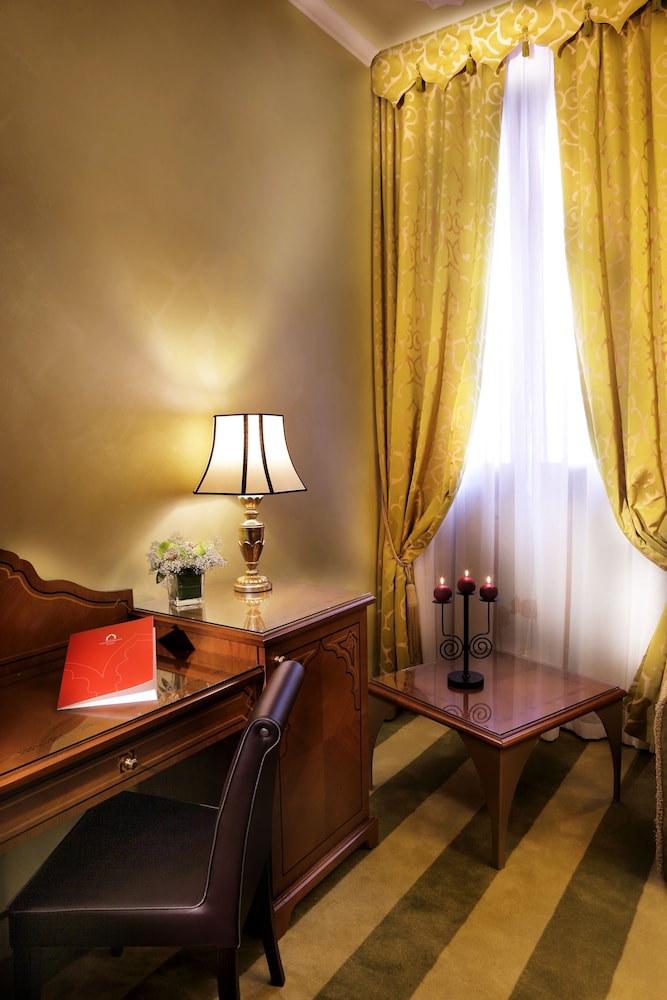 Deluxe Double or Twin Room, Canal View