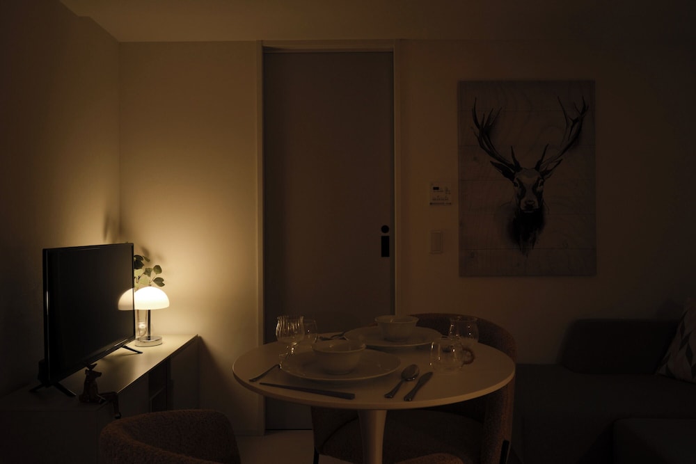 B/Accommodates two-person, Non Smoking photo 3