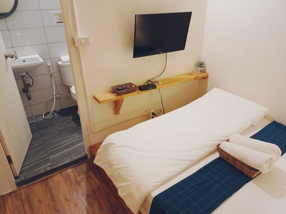 Standard Room (New Wing) photo 3