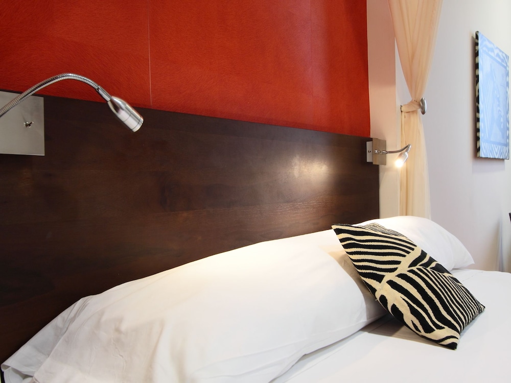 Double Room - Photo 3
