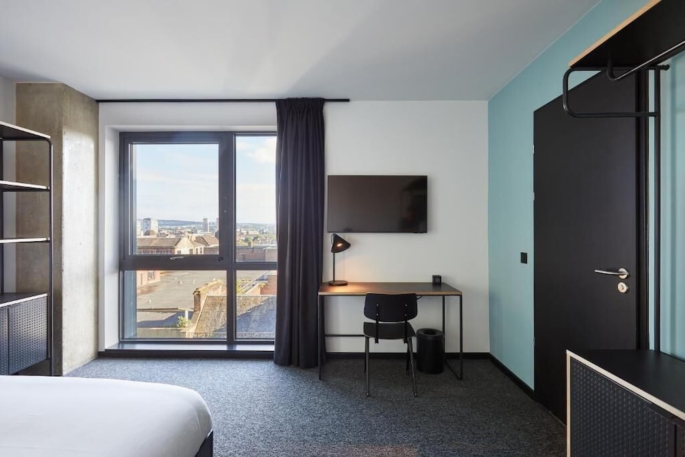 Deluxe Room (Disability Access) - Photo 2