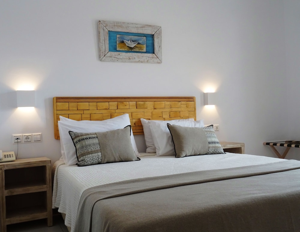 Standard Triple Room, Sea View photo 3