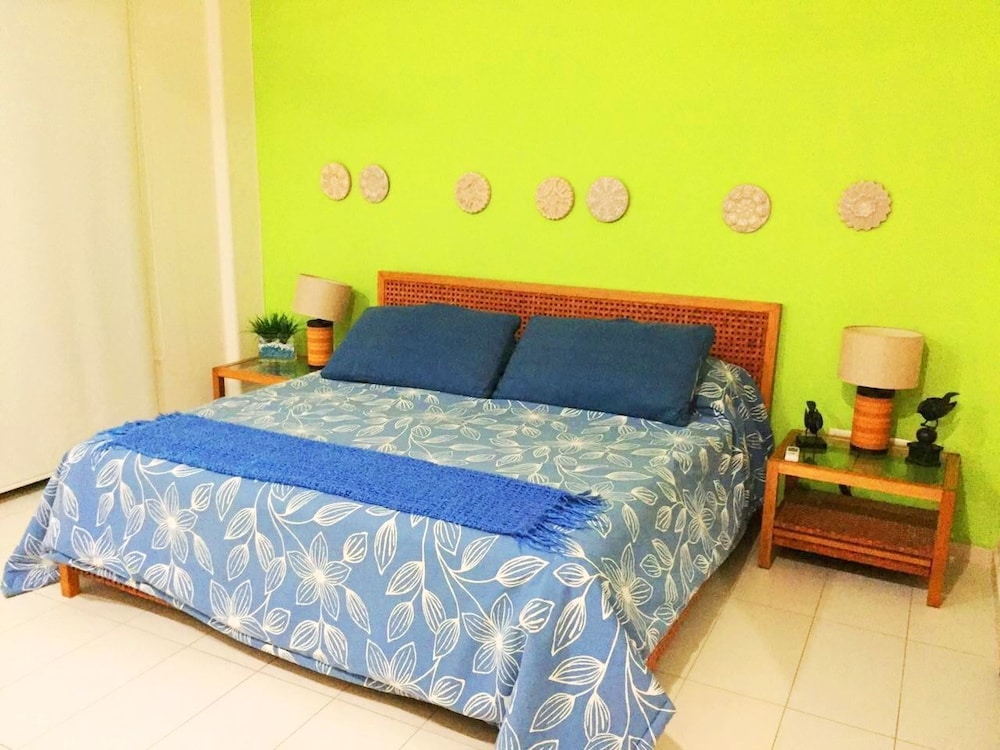 Premium Condo, 2 Bedrooms, Marina View, Oceanfront
