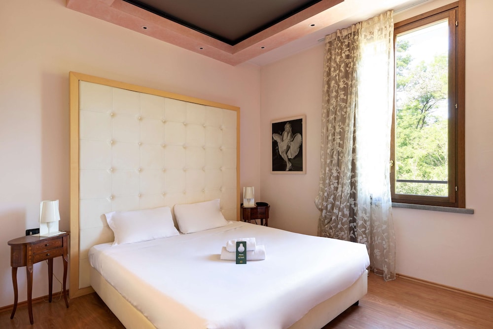 Deluxe Double Room, Non Smoking - Photo 4