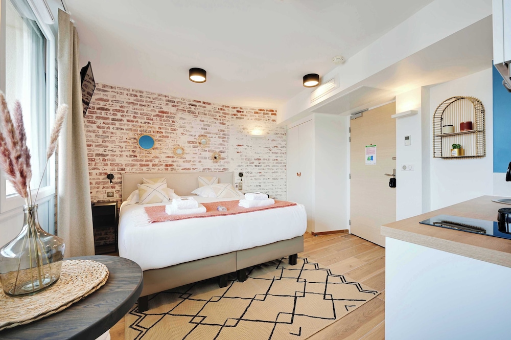 Comfort Studio, City View