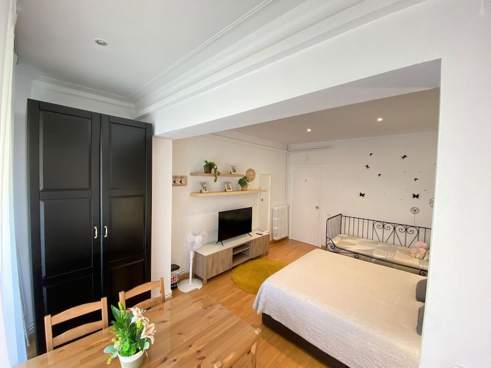 Triple Room, Shared Bathroom photo 3