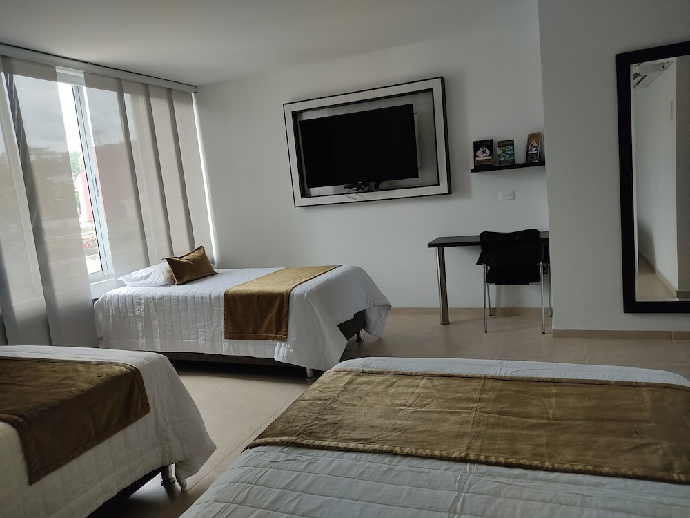Family Room - Photo 5