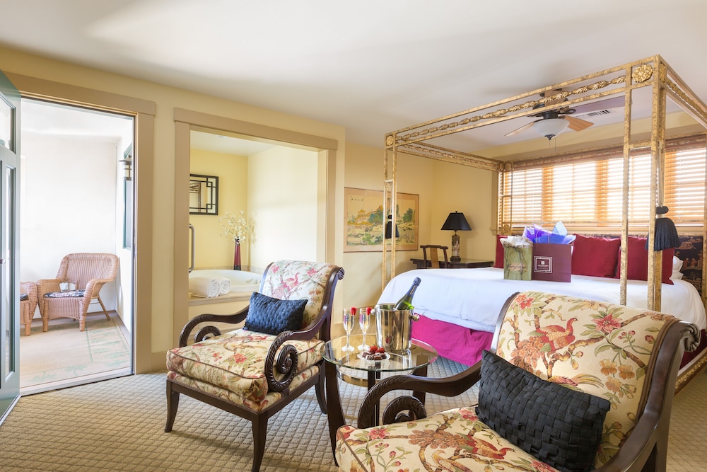 Grand Room, 1 King Bed (Spa)