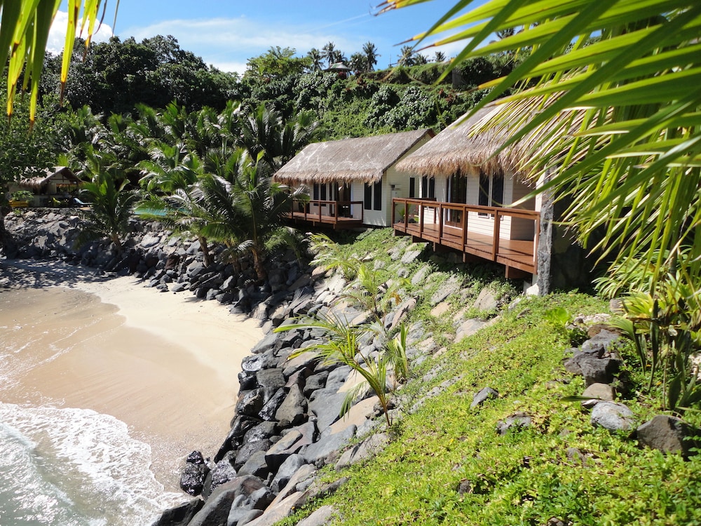 Beachfront Villa photo 2
