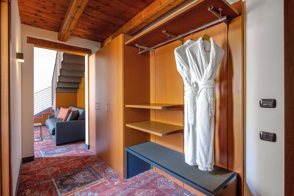 Family Suite (Triple)