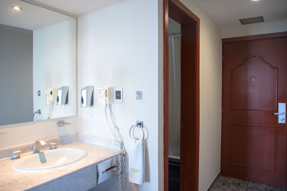 Standard Double Room - Photo 5