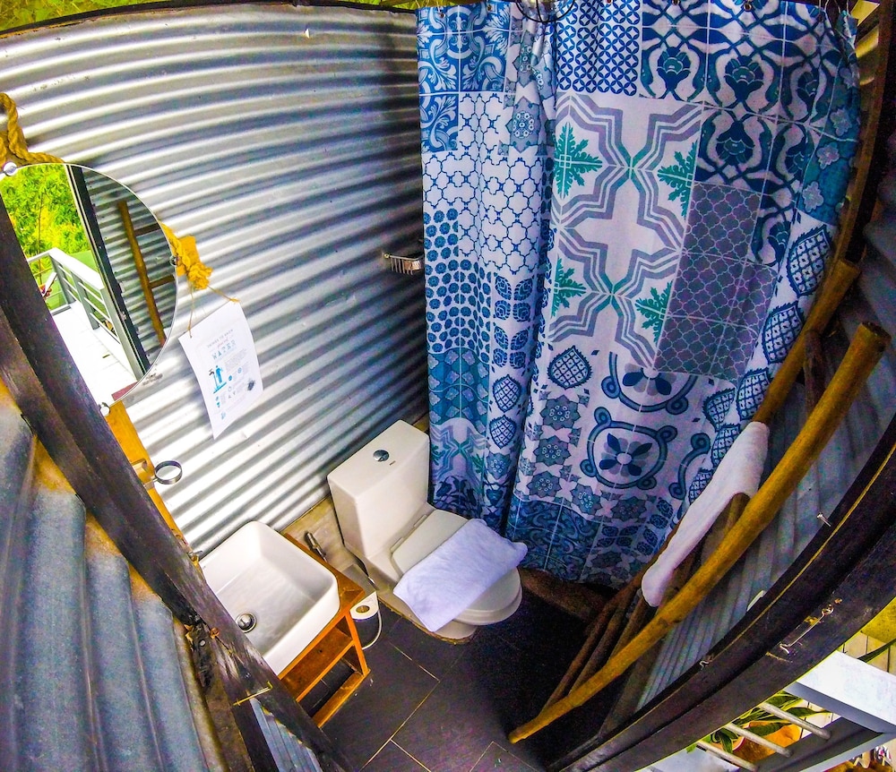 Luxury Tent, 1 Queen Bed (Cold Shower, No WiFi, No Aircon) photo 2