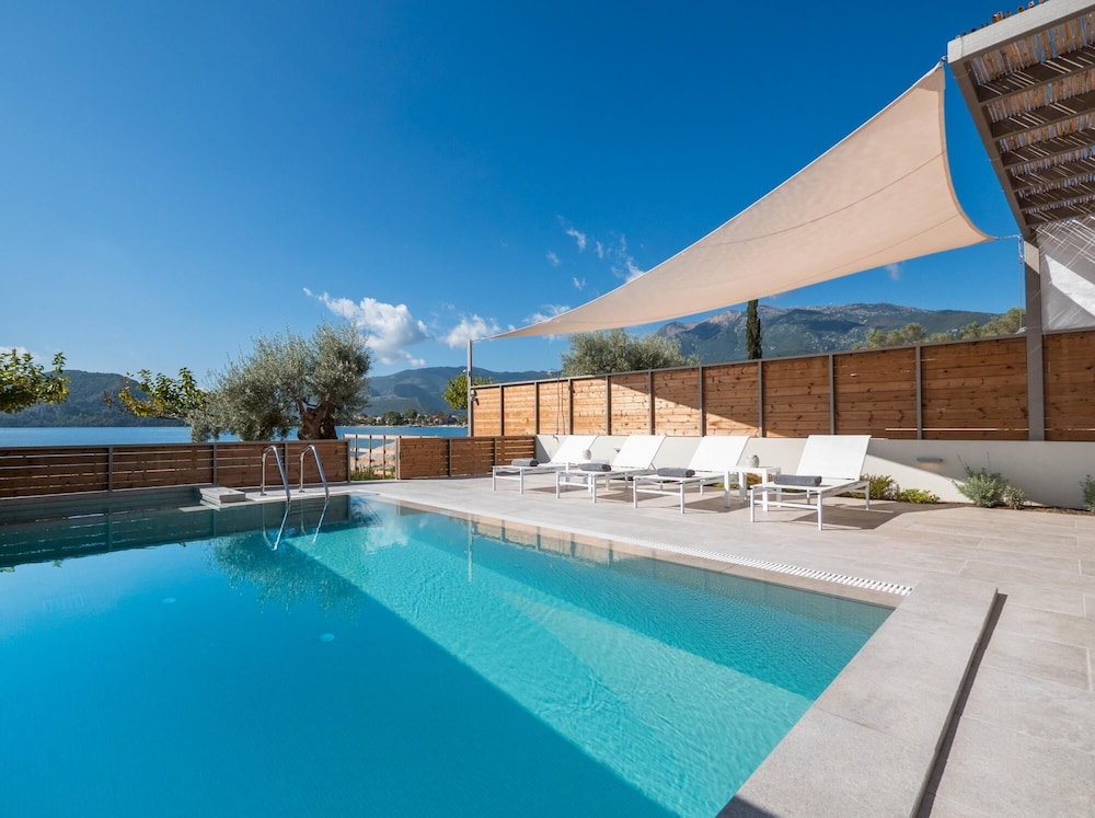 Villa photo 2