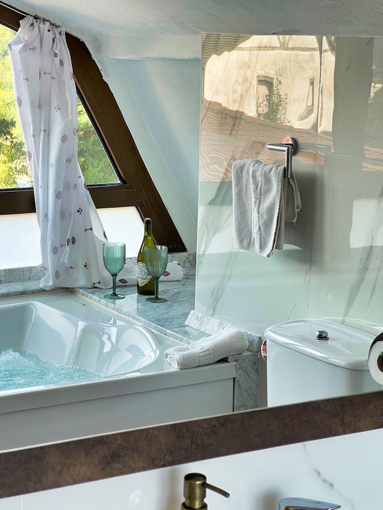 Superior Double Room with Jacuzzi and Terrace photo 3
