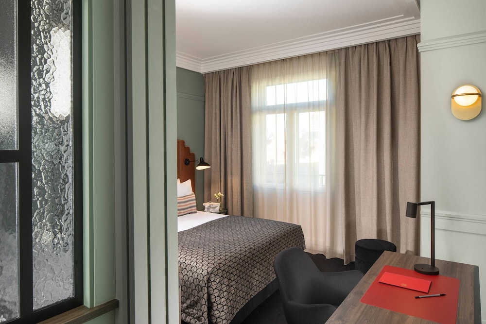 Superior Room, 1 Queen Bed - Photo 10