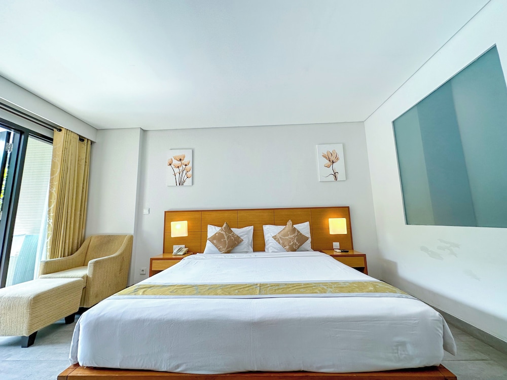 Superior Room with Pool View