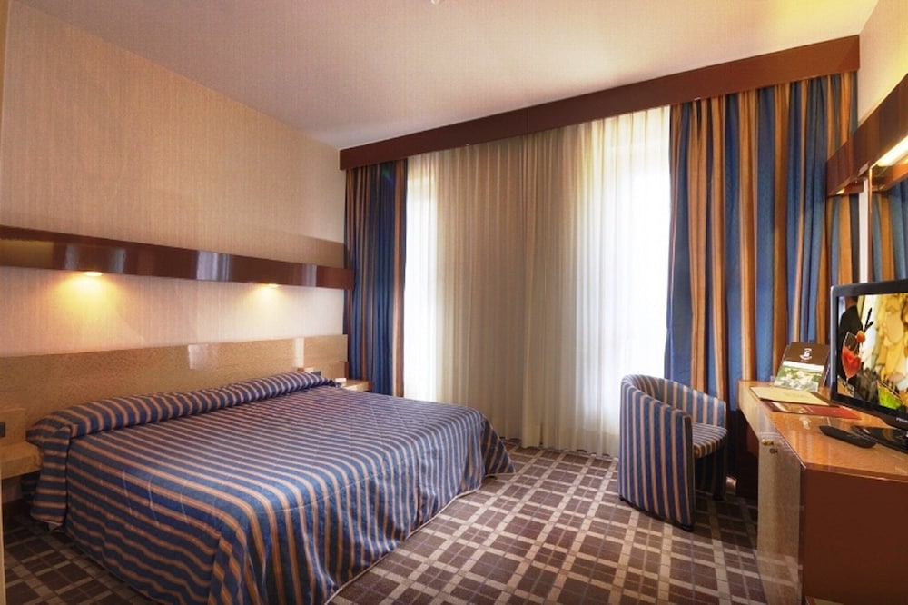 Business Double or Twin Room - Photo 3