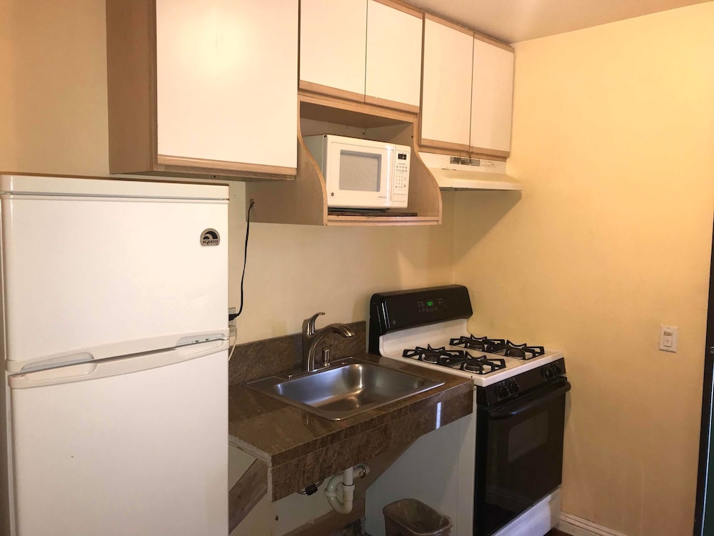 Standard Room, Kitchenette (3 Full beds) photo 2