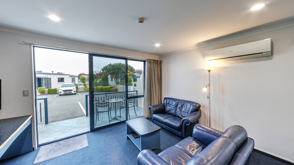 Two Bedroom Apartment with Spa Bath Ground Floor - Photo 6
