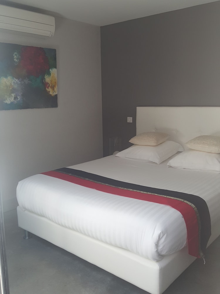 Superior Double Room, 1 Queen Bed, Patio (avec douche, sans jacuzzi)