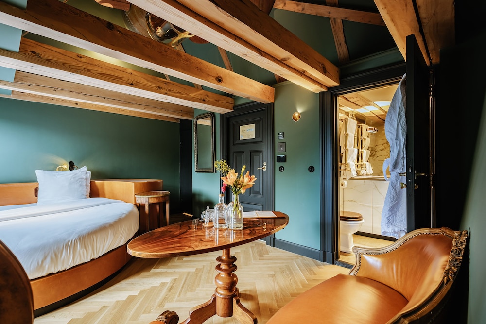 Deluxe Room - Photo 3