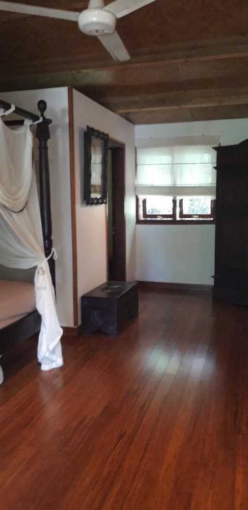 Colonial Bungalow, park view photo 2