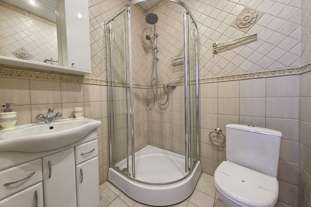 Deluxe Double Room, 1 Queen Bed, Private Bathroom (№6-9) photo 3