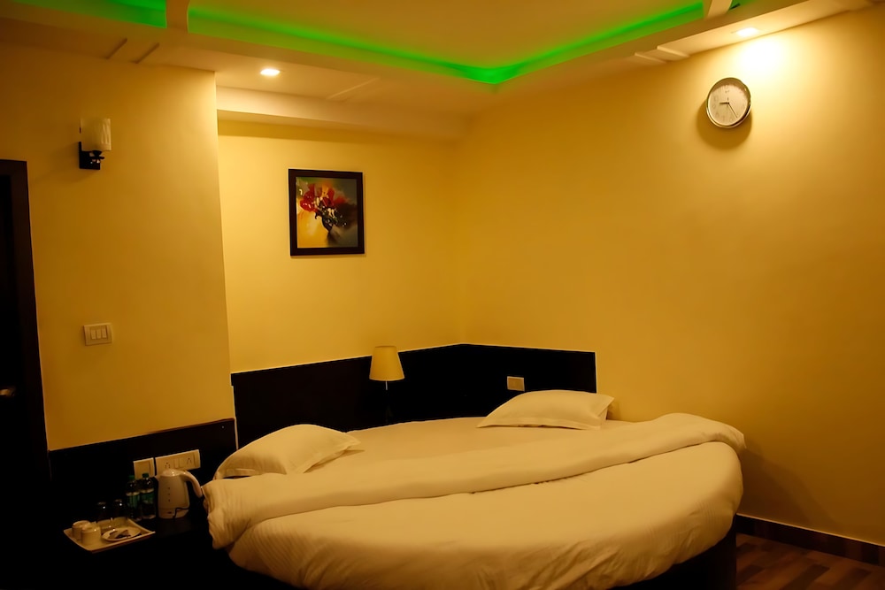 Deluxe Double Room - Photo 8