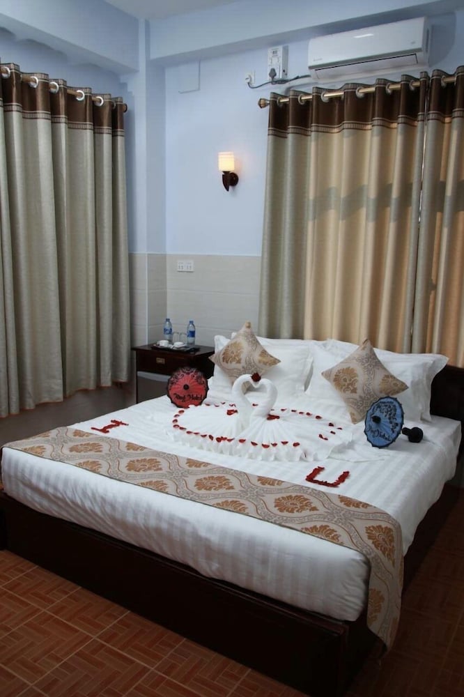 Deluxe Double or Twin Room photo 2