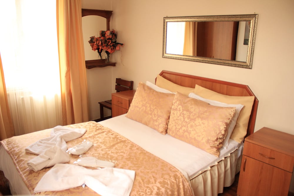 Standard Double Room, Lake View photo 1