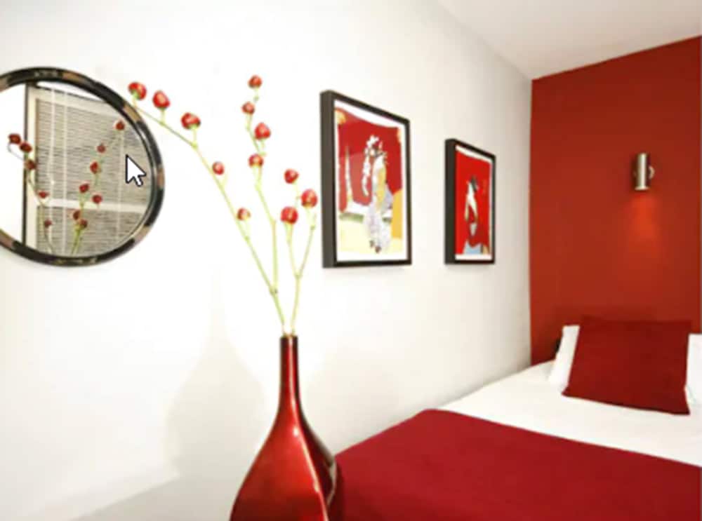 King or Twin Room with Shared Bathroom photo 2