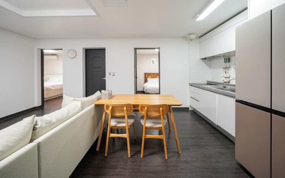 Room (Grand Room (Family Group)) - Photo 4