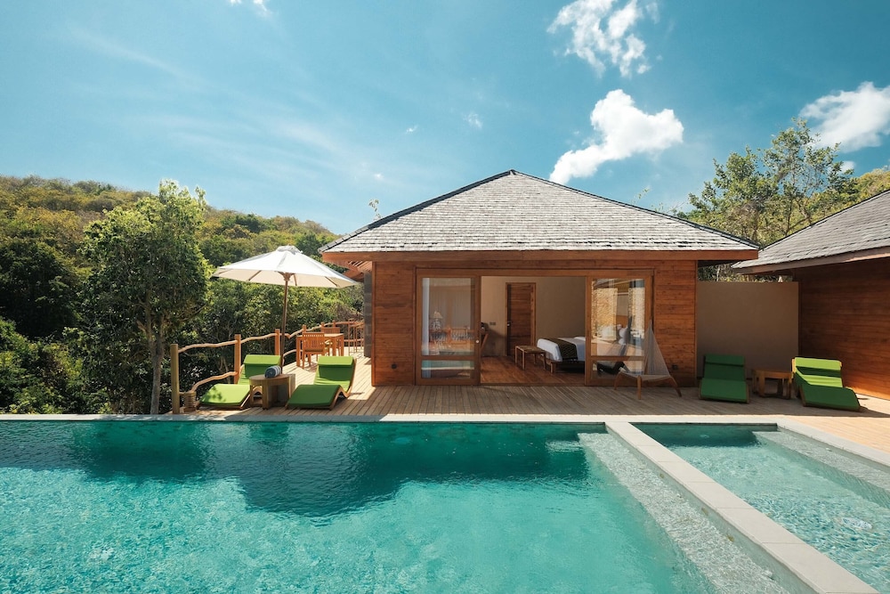 Three-bedroom Jungle Pool Villa photo 3