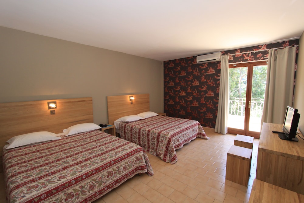 Quadruple Room photo 3