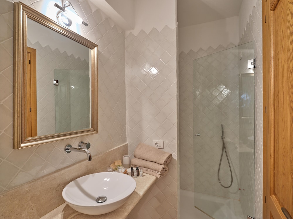 Deluxe Apartment, Annex Building photo 2