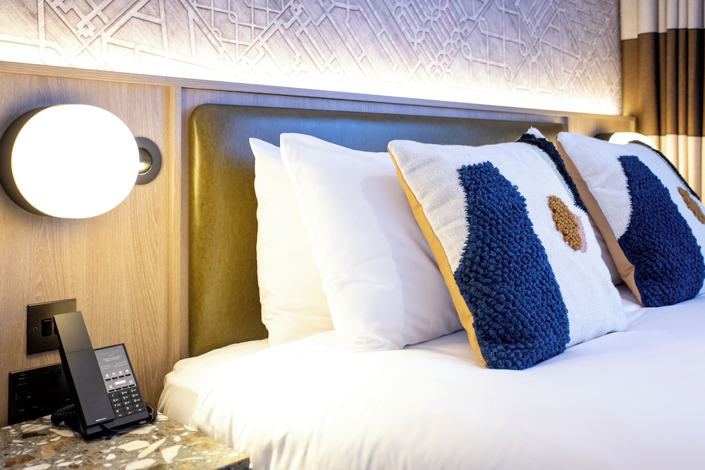 Newly Refurbished Standard Double Room - Photo 2