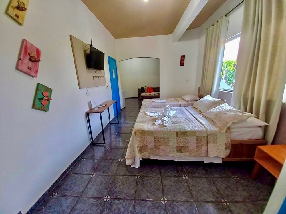 Economy Quadruple Room - Photo 4