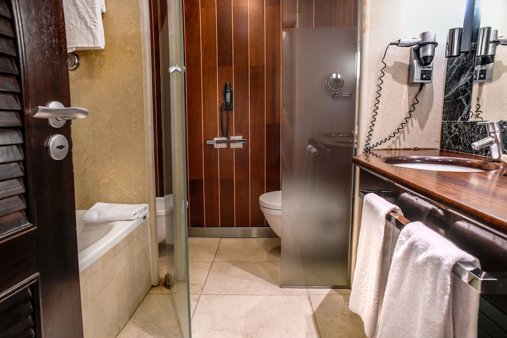 Economy Double Room, Terrace thumbnail 5