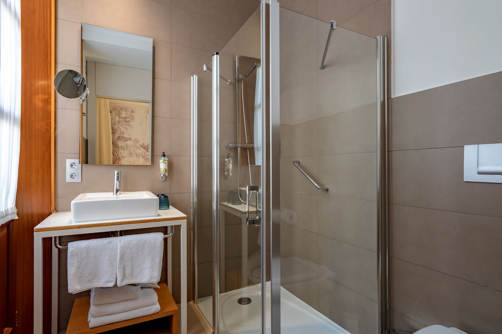 Deluxe Double Room - Photo 5