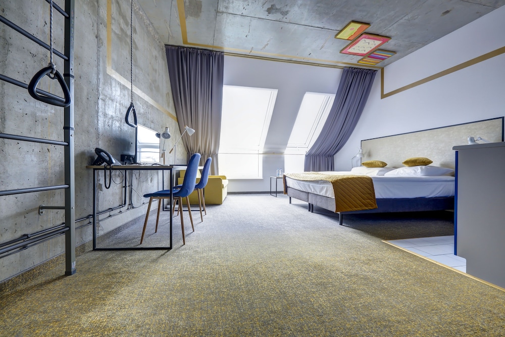 Deluxe Double Room, 1 Queen Bed - Photo 2