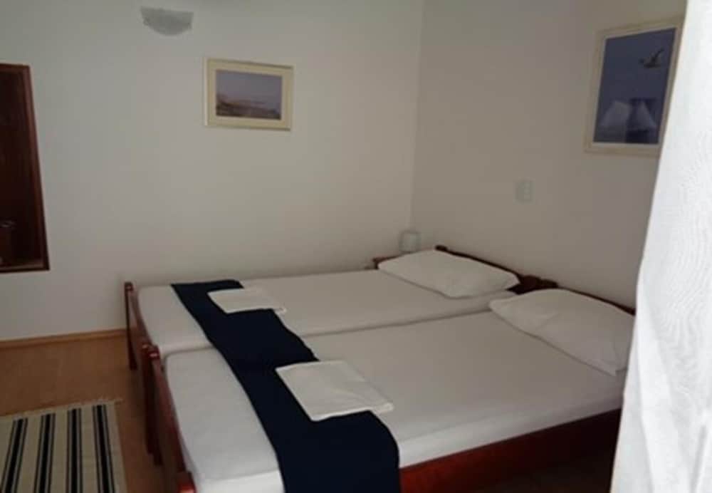 Studio (Vlado - 100 m from pebble beach - SA6) photo 2