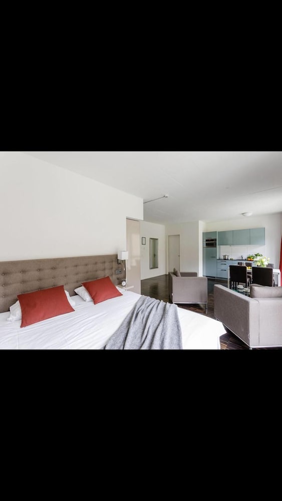 Family Room photo 3