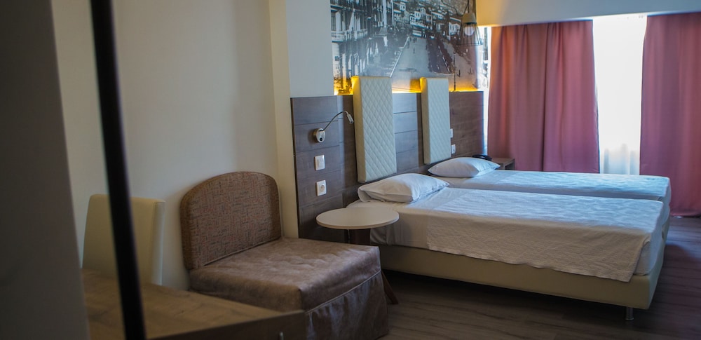 Superior Double or Twin Room - Photo 2
