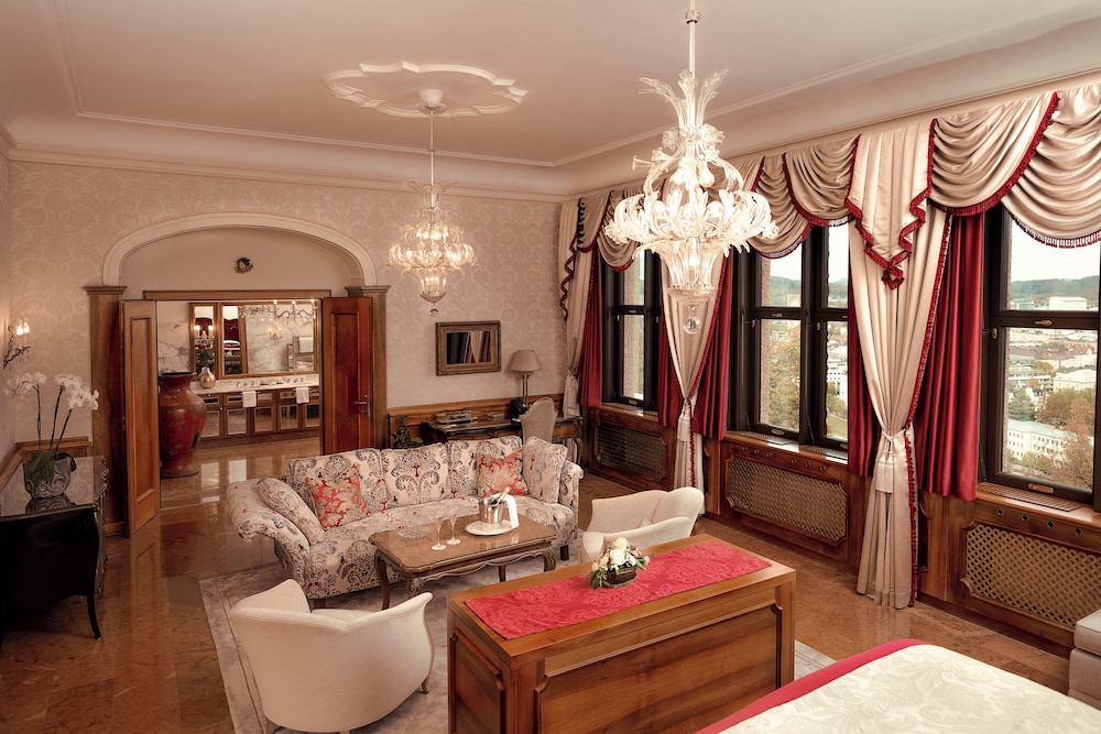 Royal Suite, 1 King Bed, Terrace, City View photo 3