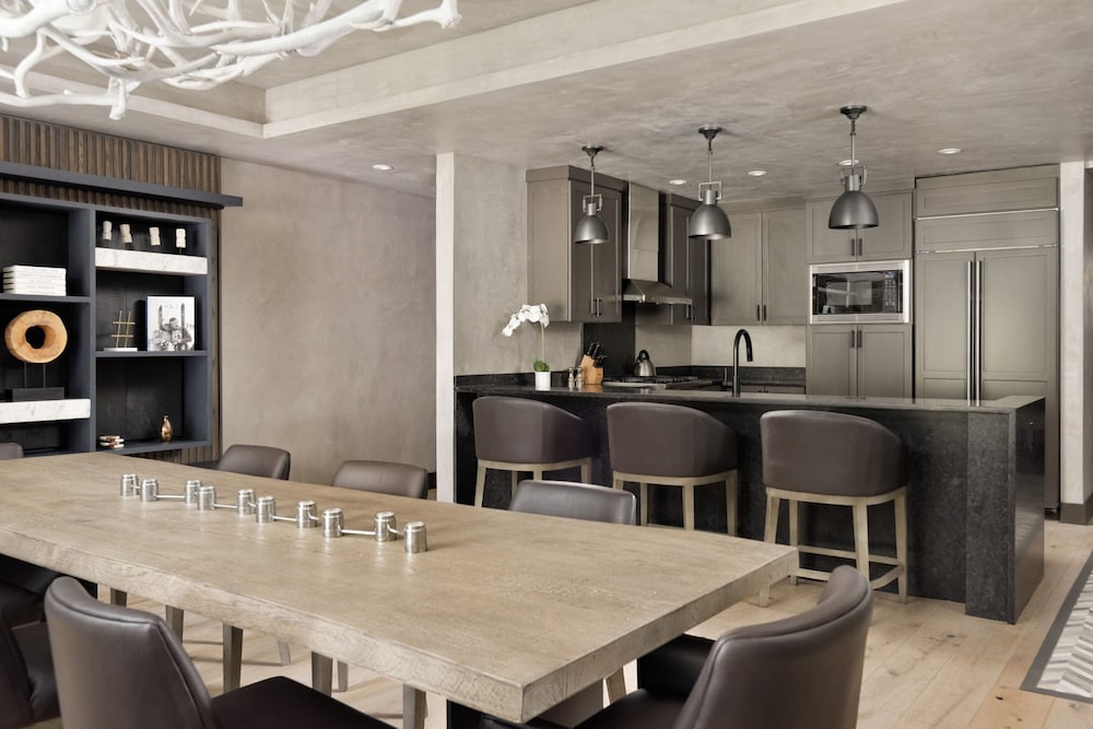 Room, 4 Bedrooms (Born Free Residence) - Photo 6
