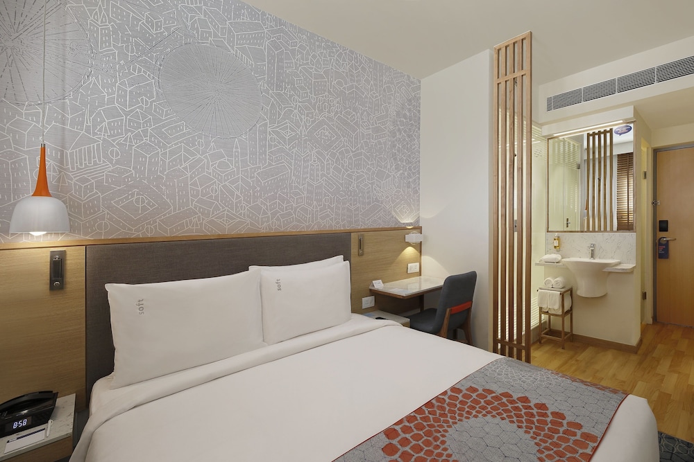 Suite, 1 Queen Bed photo 2