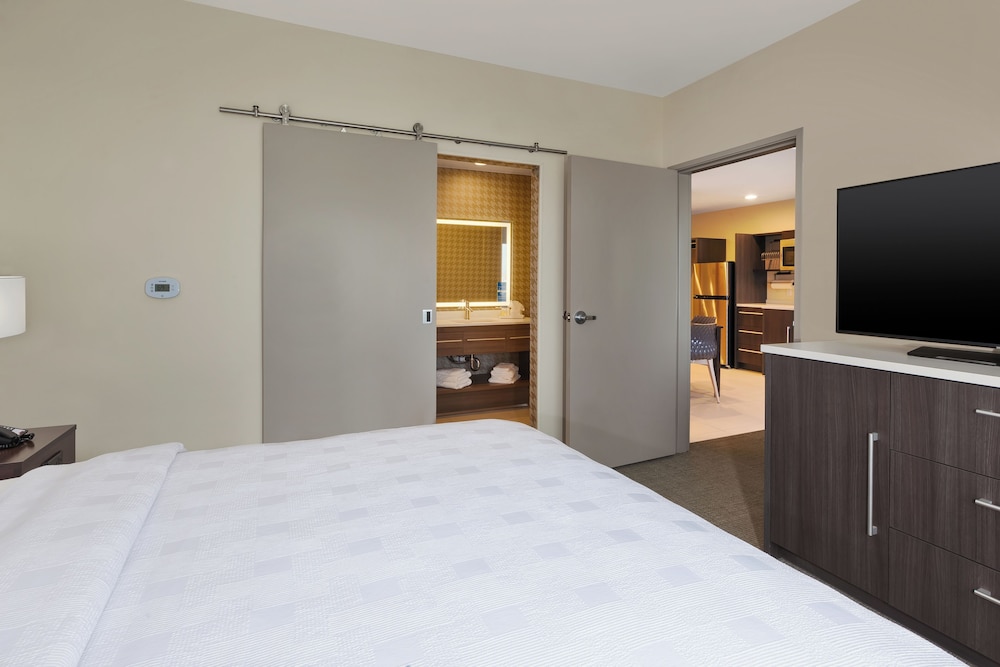 Suite, 1 King Bed (Hearing) - Photo 6