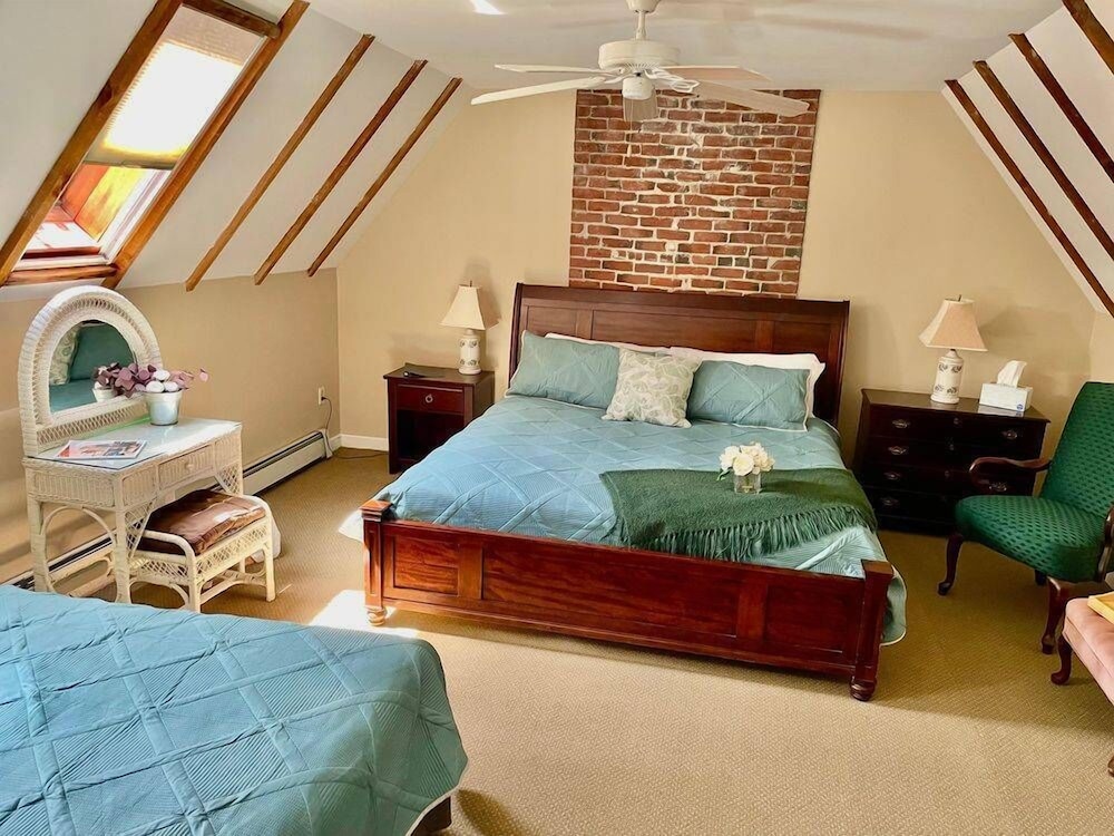 Family Double Room, Ensuite, Garden View (Doc Robinson Room) photo 2
